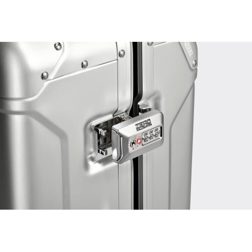 ���������������b�N�V�X�e�����_�C�������s�r�`���b�N�𑕔��������b�`�ƃA���~�t���[�����A�������S���Ƌ@�������m�ہB���摜�͓����f���̃V���o�[�J���[�ɂȂ�܂��B