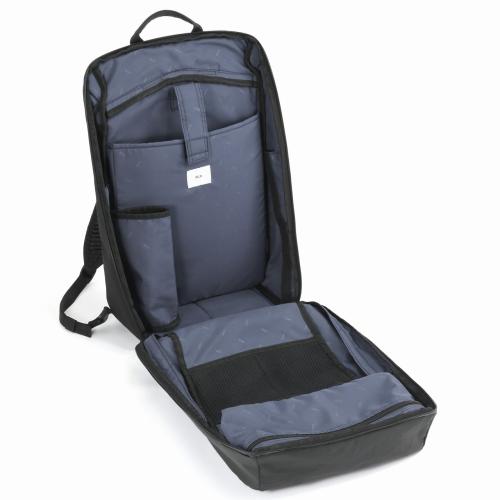 内装:小物の整理に便利なポケットが充実