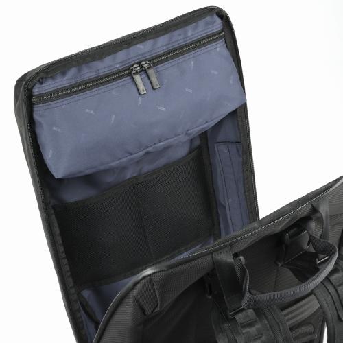 マチ付ポケット:上部のデットスペースを活用出来るポケット