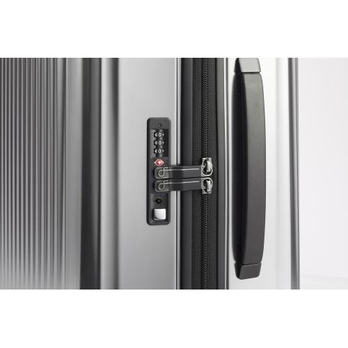 TSダイヤルロック(Travel Sentry®認可ロック)搭載で、施錠したまま預け入れ可能