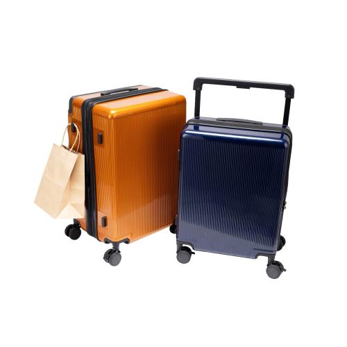 荷物フック使用例(カラー:オレンジ、ネイビー)