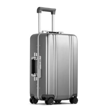 ZERO HALLIBURTONClassic Lightweight F Carry-On Travel Case 32L 81611
