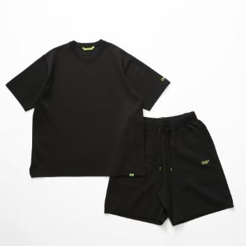 ChillSTSmooth Tech Knit Tee + Smooth Tech Knit Shorts