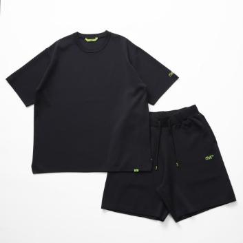 ChillSTSmooth Tech Knit Tee + Smooth Tech Knit Shorts