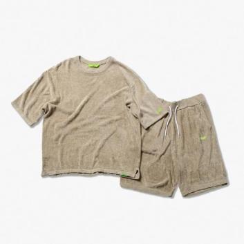 ChillSTCloud pile Tee + Cloud pile Shorts