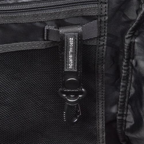 ���E�E�����\�ȃV�����_�[�x���g���t��