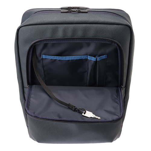 あると便利なキーフックとペン差し付き。<br>※キーフックの紐は伸びないタイプです。