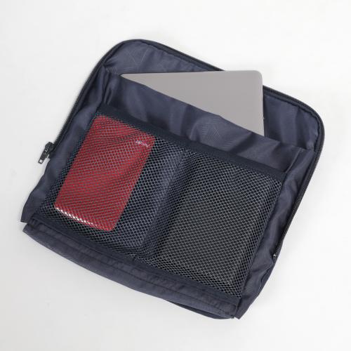 �t�����g�|�P�b�g�ƃ��C�����[���̎d�؂�̓t�@�X�i�[�Ŏ��O�����Ƃ��ł��܂�