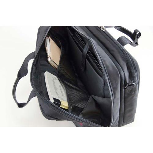 �{�̑O���[������