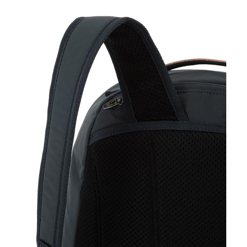 �w�ʁE�����b�N�x���g���̓G�A���b�V���f�ނ��g�p