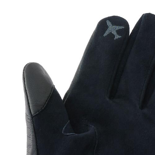 �l�����w�ɂ͔�s�@�^�̓��d���̎h�J���{���A�e�w��ɂ̓^�b�`�p�l���Ή��r�v���g�p�B