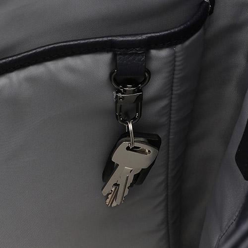 �i�X�J���ɂ͌��Ȃǂ����t�����܂��B