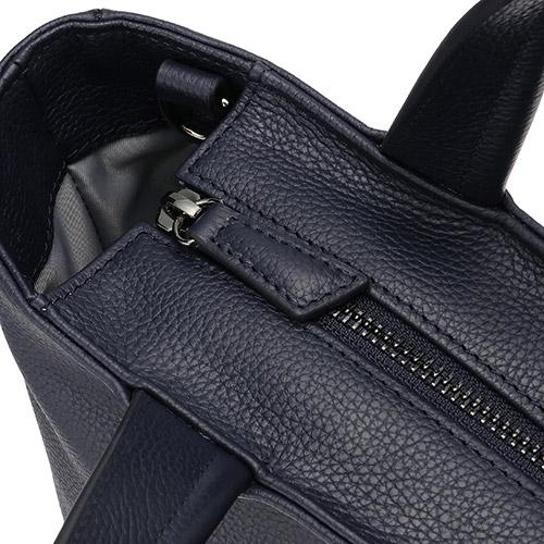 �t�@�X�i�[�`���[���͔�s�@�̐����������C���[�W�����t�H�����B