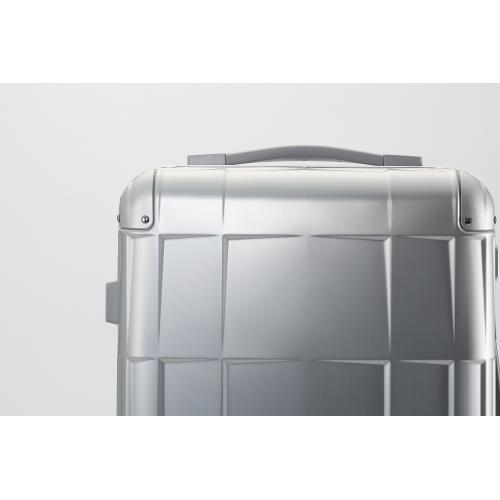 ���S�E���x�őϋv���ɗD�ꂽ�A���~�j�E���{�f�B