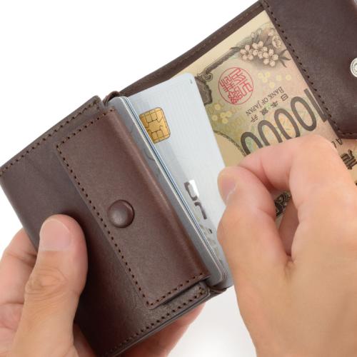 �J�[�h�͏��K�̓�����ɂ܂Ƃ߂Ď��[���J�[�h�₨�D�Ȃǂ͕t�����܂���