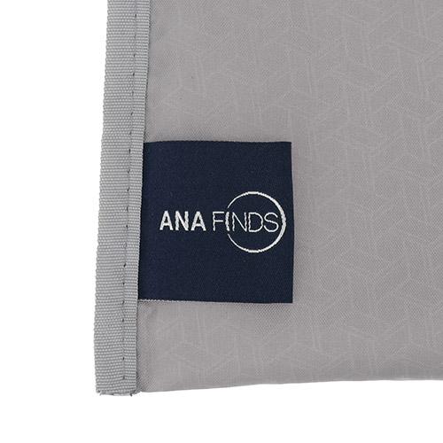 Traveler フラットポーチ ロゴ拡大