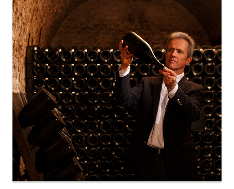 �G�����F�E�_���^���ɂ��v�V �� ���j�ɐV���������𐁂�����